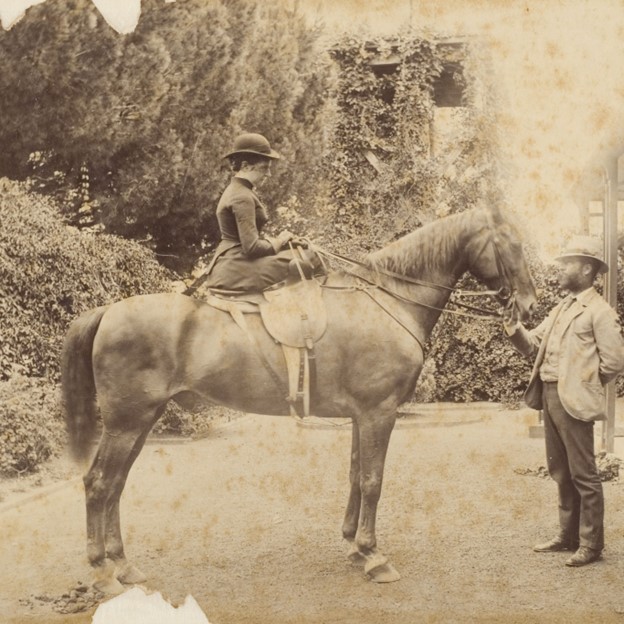 Auctionsplus 13.5.22 the box guntawang Bessie Rouse seated on her horse (possibly Lara) with husband Edwin Stephen Rouse. Unknown photographer, c1895.Credit Hamilton Collection.