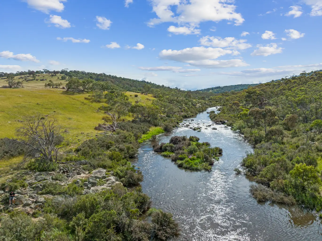 Auctionsplus the box 16.5.22 $5 million for a fishermans paradise in the high country Adaminaby in the Snowy Mountains pic 2