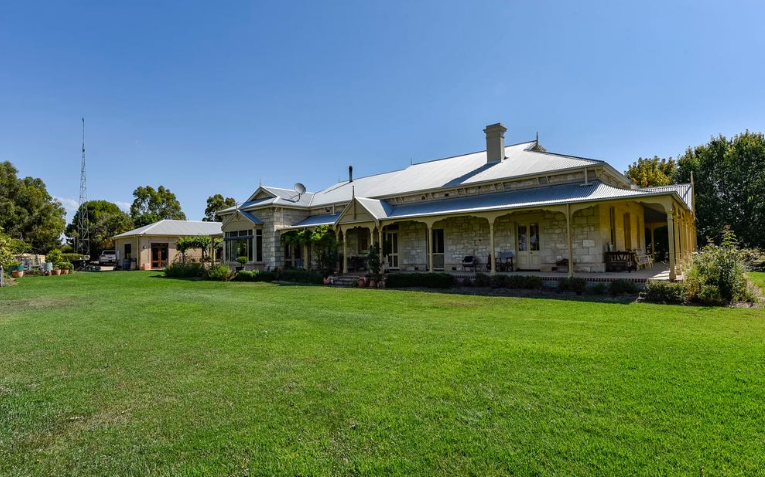 Auctionsplus the box 1902 federation homestead on 460 acres sells for the first time in more than a century 3.8.22