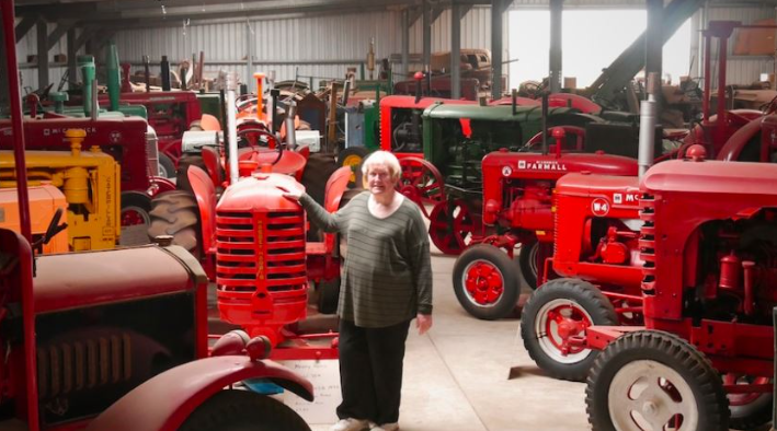 Auctionsplus the box Sue and her late husband John collected more than 150 vintage tractors, a 50 year labour of love. Credit ABC Midwest & Wheatbelt Phoebe Pin. 29.9.22